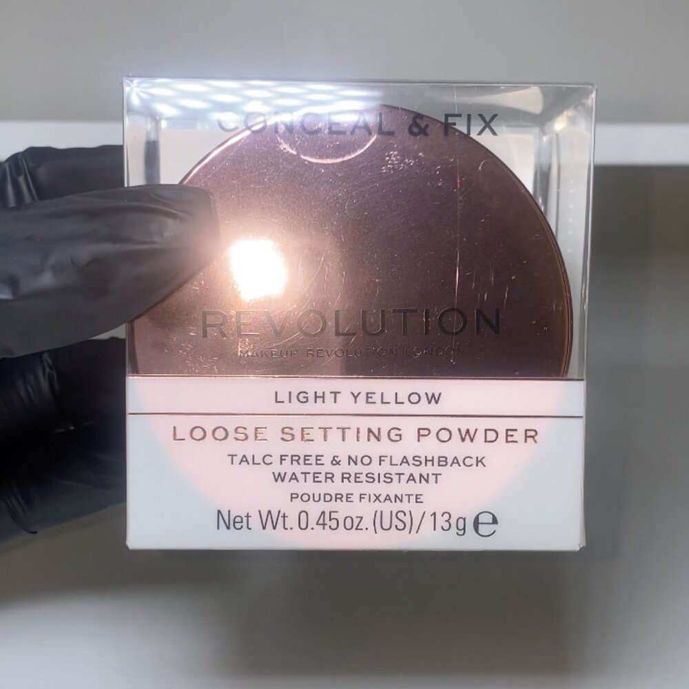 BRAND NEW Revolution Cosmetics Light Yellow Loose Setting Powder